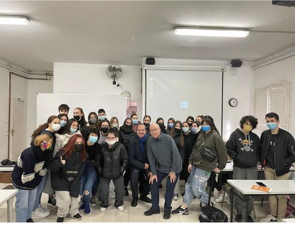 AIRE EN EL COLEGIO JOAN MARAGALL BADALONA-PERSONAS EN SITUACIÓN DE DEPENDENCIA